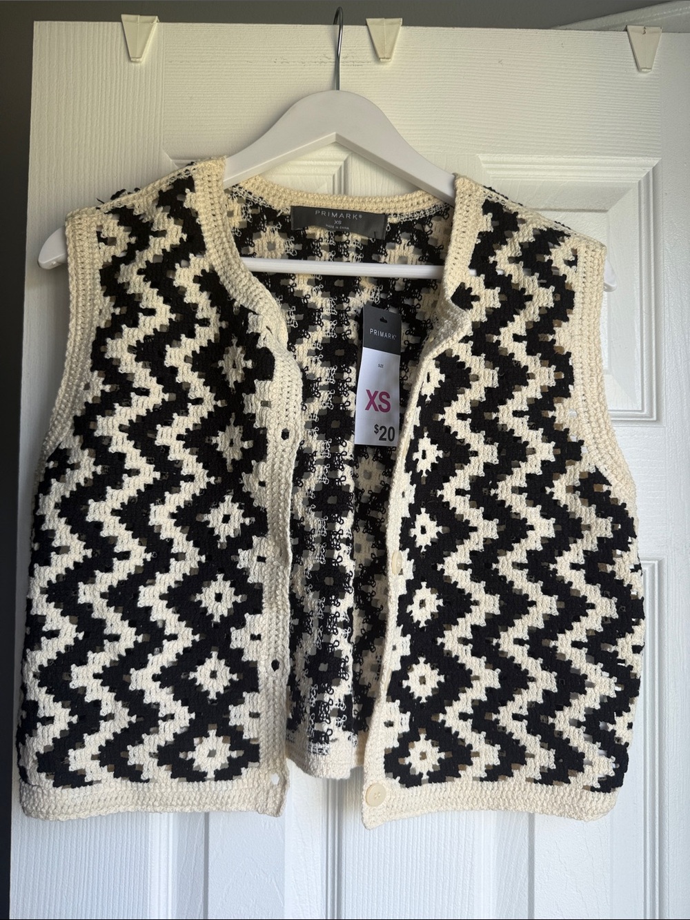Primark Black & Cream Zigzag Knit Cardigan Vest